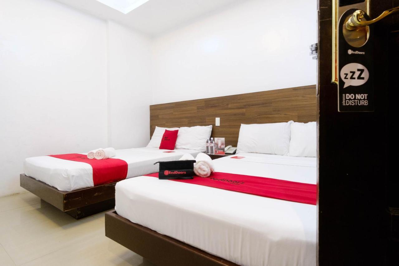 Hotel Reddoorz @ Taj And Annex Boracay Island