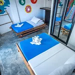 Mad Monkey Hostel Boracay