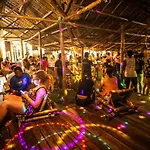 Mad Monkey Hostel Boracay