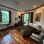 Argonauta Boracay Apartment Suites And Villas