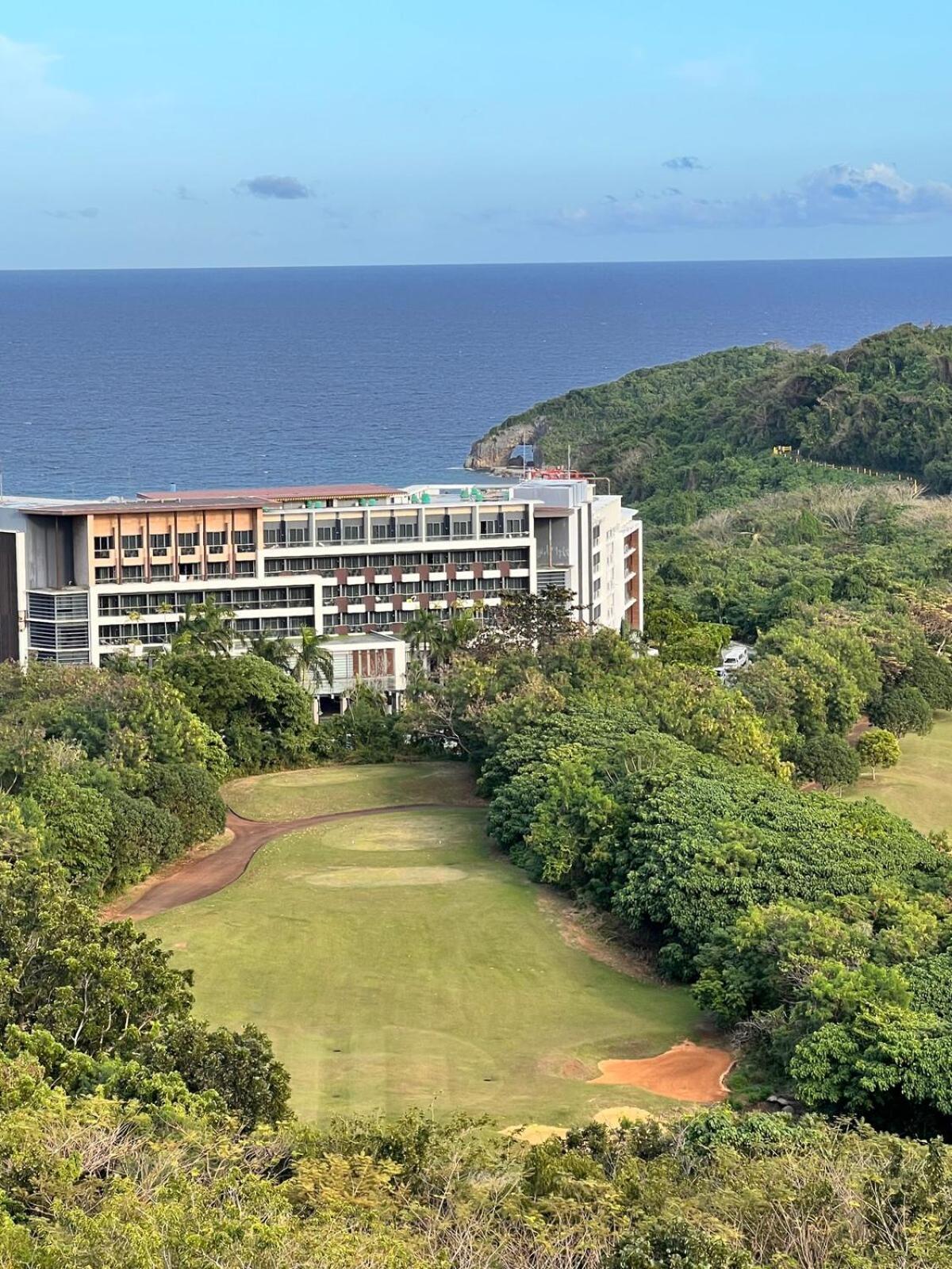 Apartment A Tranquil Ocean View Condo, Private Boracay Island