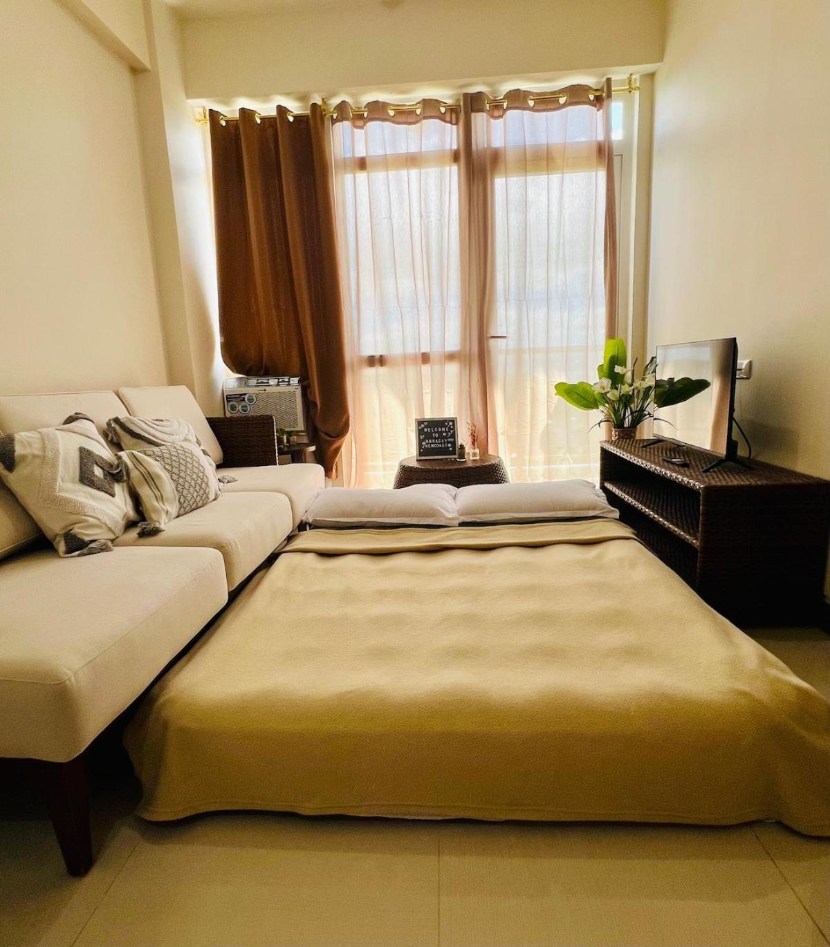 A Tranquil Ocean View Condo, Private Boracay Island