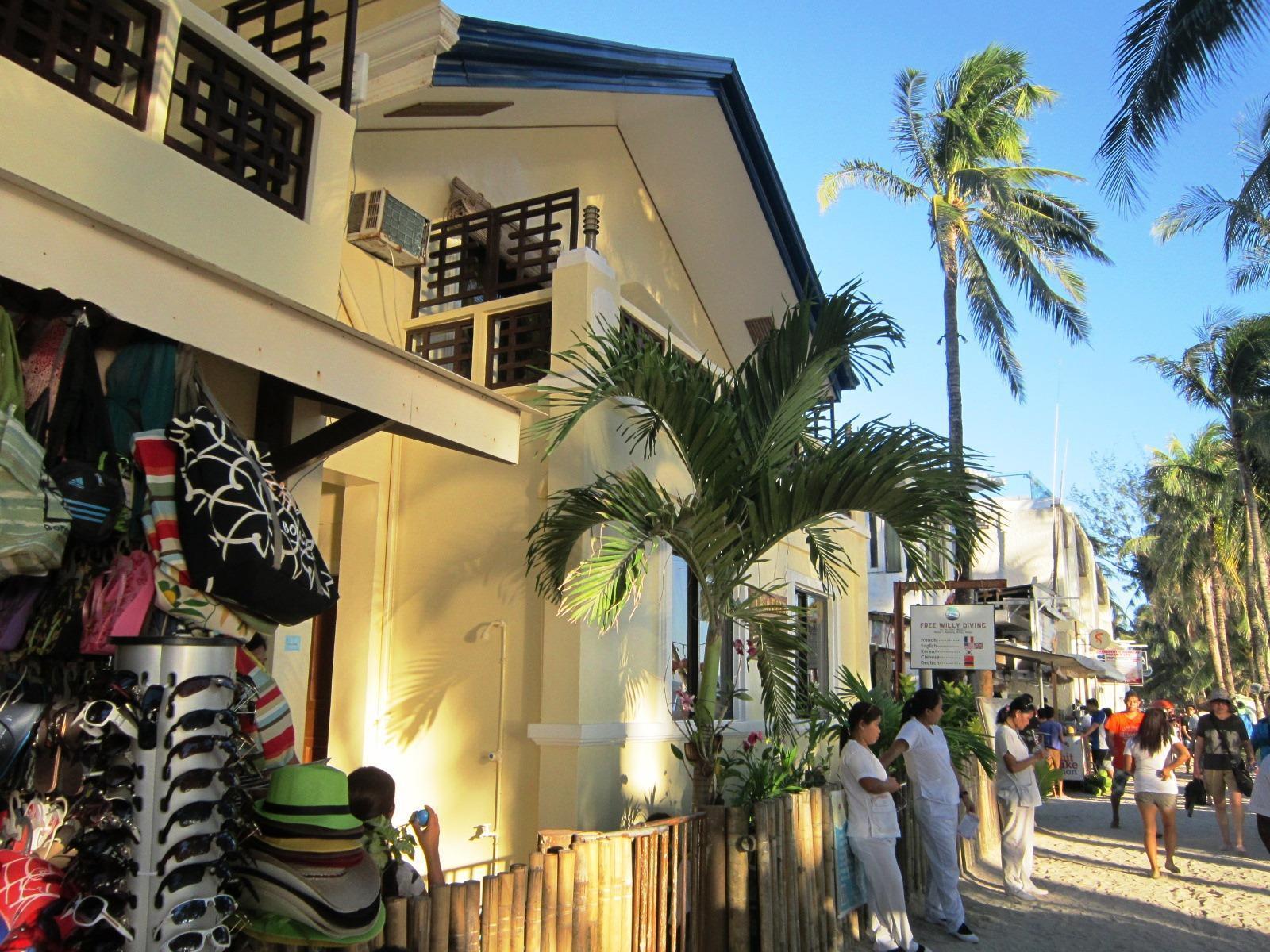 Casa Fiesta Hotel Boracay Island