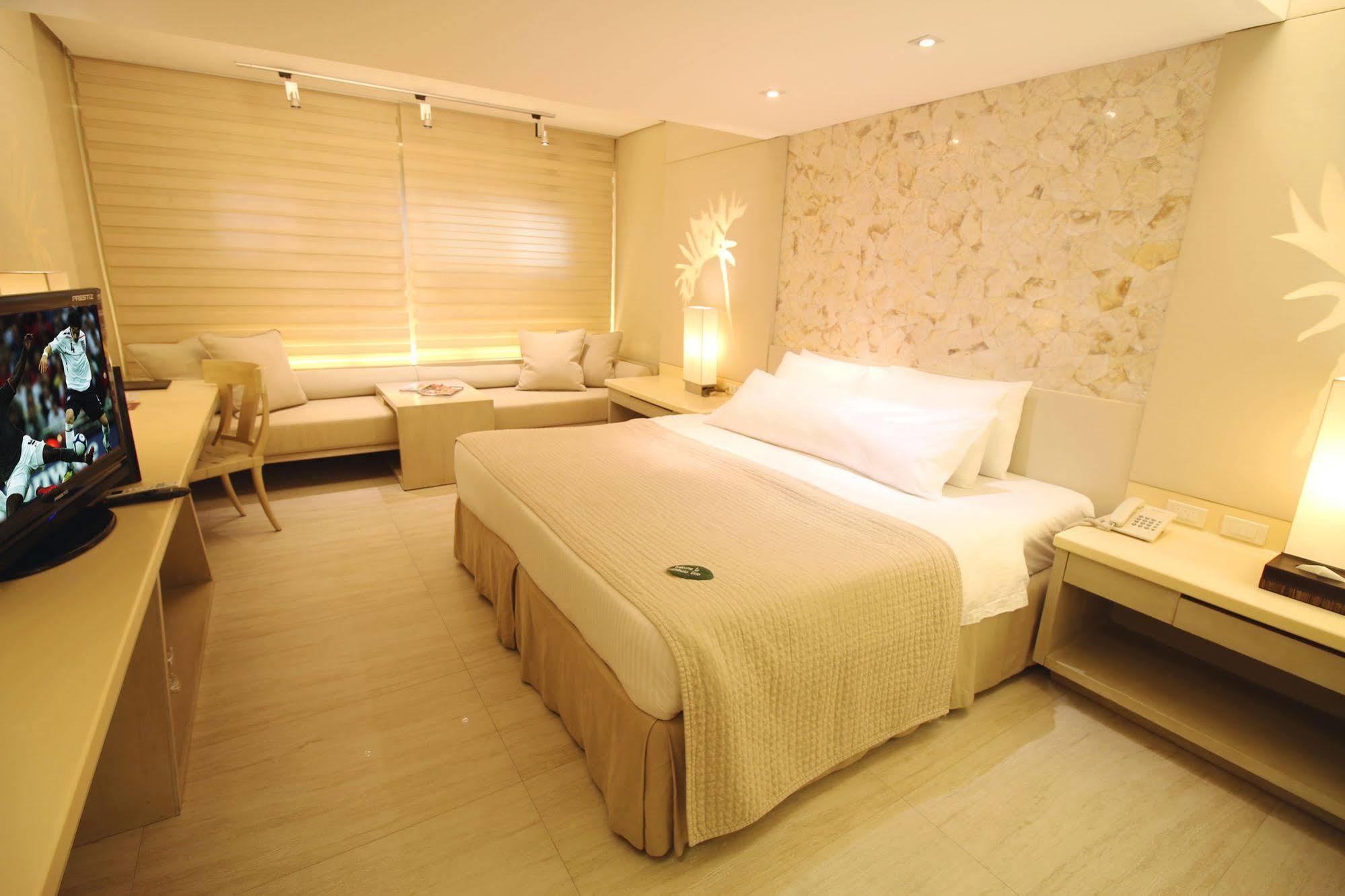 Waling-waling Beach Hotel